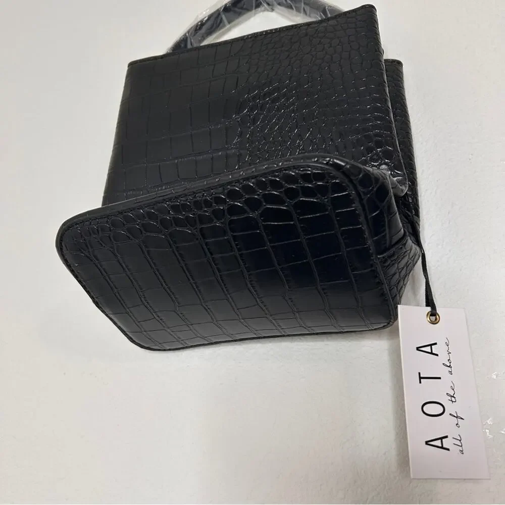 Aota Elena Bucket Bag Black Vegan Leather Crocodile Embossed-Crossbody Strap-NWT